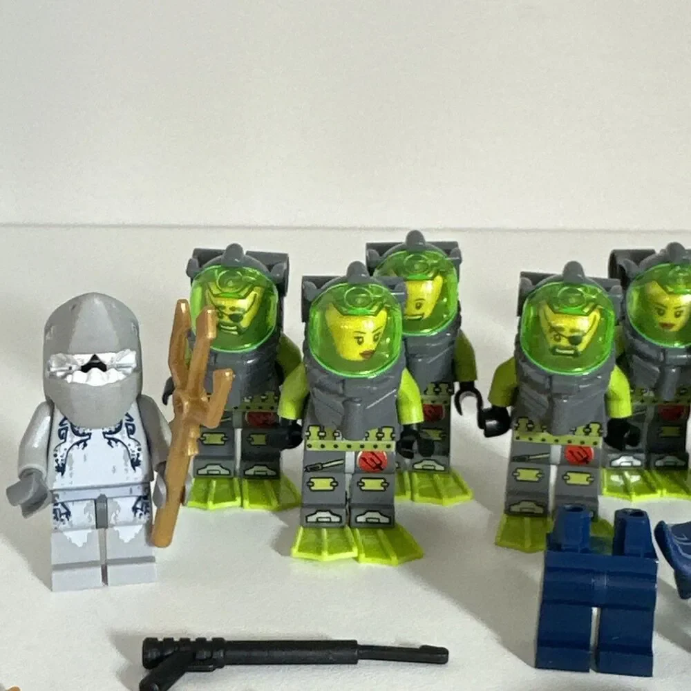 LEGO Atlantis Minifigures: Divers, Shark Warrior, Treasure Keys, Portal Warrior